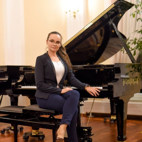(102) 1. Dyrektor Sonia Wachowska