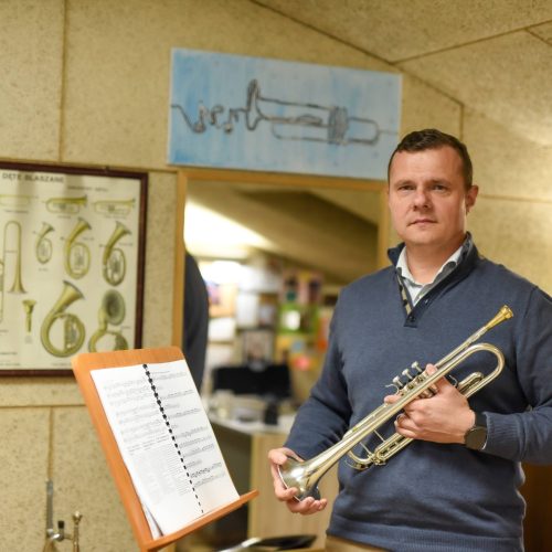 (118) 1. Tomasz ONysek - kierownik sekcji klasa trąbki